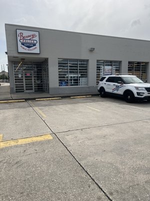 Barney's Police Supplies of Metairie by null