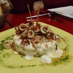 Azcona - Timbal de arroz con chipirones y alioli. Esencial.