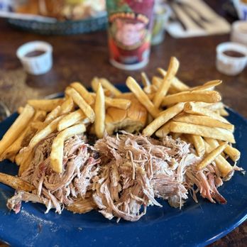 Central BBQ - Pulled pork plate - Barbeque Near Me - Memphis, Tennessee
