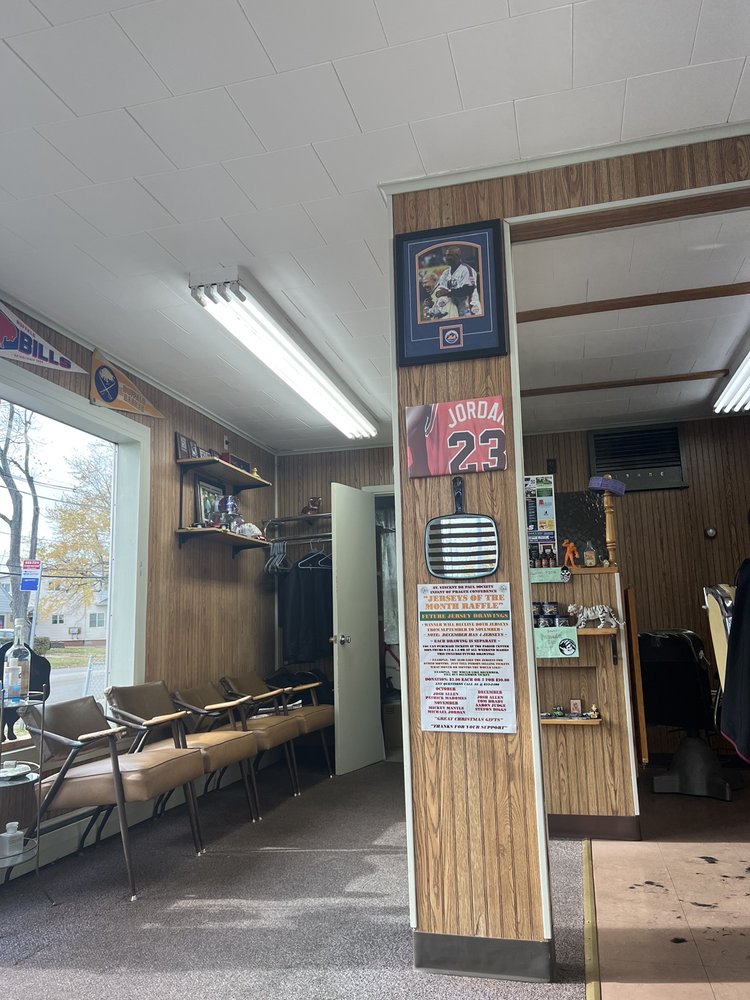 WAYNE WAHL’S RAZOR EDGE BARBER SHOP Updated August 2024 1016 Cleveland Dr, Buffalo, New York