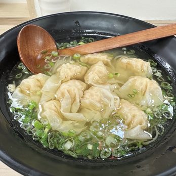 Falls Best - Shrimp wonton rice noodle soup - Chinese Near Me - Niagara Falls, Ontario Falls Best - Shrimp wonton rice noodle soup - Chinese Near Me - Niagara Falls, Ontario