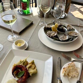 Auberge du Soleil - Oysters and octopus - Hotels Near Me - Rutherford, California Auberge du Soleil - Oysters and octopus - Hotels Near Me - Rutherford, California