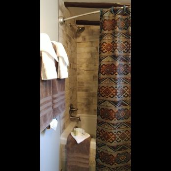 Adobe Inn at Cascade - Modern comfort in our 1929 historic inn. - Bed & Breakfast Near Me - Cascade, Colorado