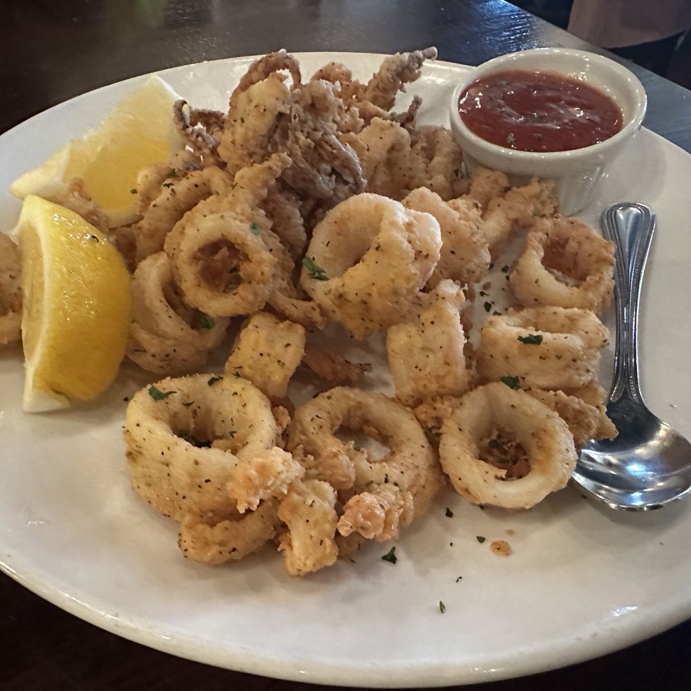 Calo Ristorante - Fried Calamari - Pizza Near Me - Chicago, Illinois Calo Ristorante - Fried Calamari - Pizza Near Me - Chicago, Illinois