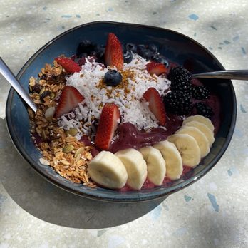 Honey's Bistro - Acai Bowl - Breakfast & Brunch Near Me - Encinitas, California