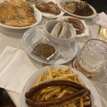 Karl Kolariks Schweizerhaus - Very sharable options and portions - Gastropubs Near Me - Vienna, 9 Karl Kolariks Schweizerhaus - Very sharable options and portions - Gastropubs Near Me - Vienna, 9