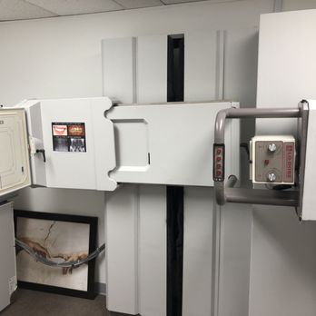 Mike Massari - Ithaca Family Chiropractic - X-ray room with onsite digital x-rays - Chiropractors Near Me - Ithaca, New York Mike Massari - Ithaca Family Chiropractic - X-ray room with onsite digital x-rays - Chiropractors Near Me - Ithaca, New York