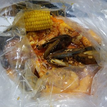 Cap't Loui - Shrimp and mussel in lemon pepper - Cajun/Creole Near Me - Fort Lee, New Jersey