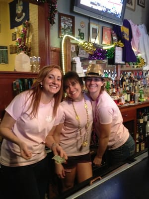 Henry's Uptown Bar by null