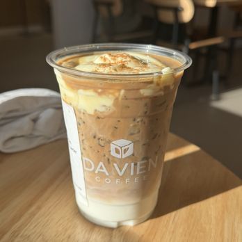 Da Vien Coffee - Iced latte with banana cream and cinnamon - Coffee & Tea Near Me - Arcadia, California