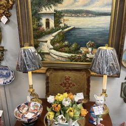 Original oil priced to sell ! The buffet lamps are brass koi with nice new shades from @thelampshop on Laurens Rd !!