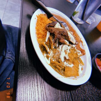Lindo Michoacan - Chilaquiles Gandallas con Carne Asada & Green Salsa - Mexican Near Me - Anaheim, California Lindo Michoacan - Chilaquiles Gandallas con Carne Asada & Green Salsa - Mexican Near Me - Anaheim, California
