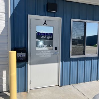 Albert's Auto Glass - At Albert's Auto Glass we offer in-shop and mobile service. - Auto Glass Services Near Me - Branson, Missouri Albert's Auto Glass - At Albert's Auto Glass we offer in-shop and mobile service. - Auto Glass Services Near Me - Branson, Missouri