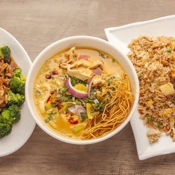 Hot Spice Thai Cuisine - Broccoli stir fry, Khao soi soup, Pineapple fried rice