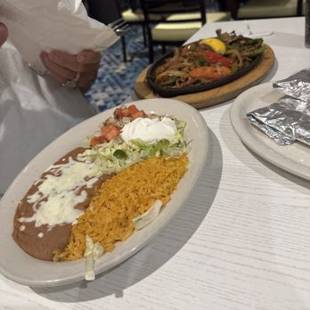 Jose’s Authentic Mexican Restaurant - Refried beans, rice & fajita toppings. - Mexican Near Me - Baraboo, Wisconsin
