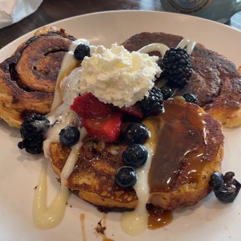Another Broken Egg Cafe - American Near Me - Williamsburg, Virginia