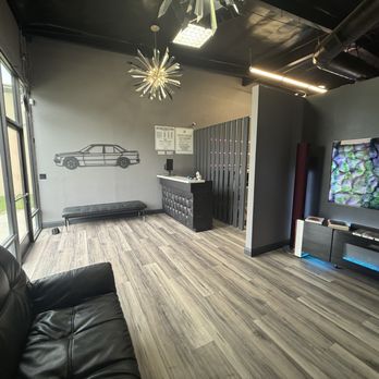 Smog Spot - Lobby / Waiting Area - Smog Check Stations Near Me - Laguna Hills, California