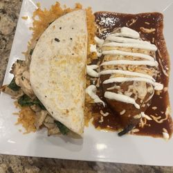Plaza Antigua - 1. Chile Relleno, Spinach and Chicken Quesadilla Lunch Special