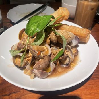 Lunch Lady - Tamarind clams - Vietnamese Near Me - Toronto, Ontario