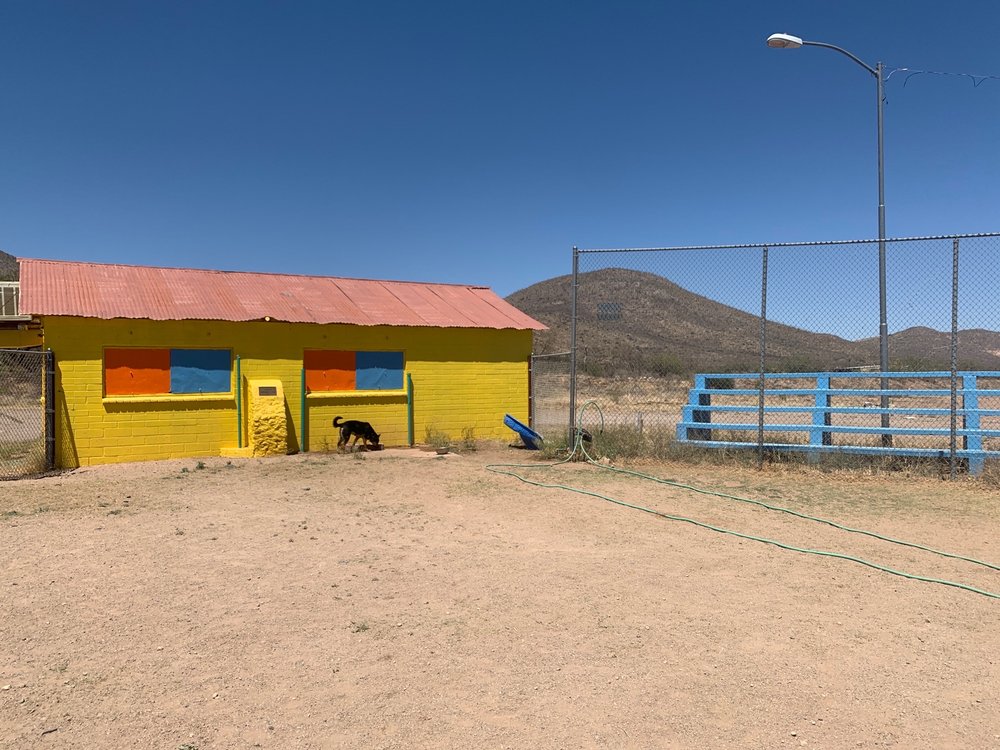 Bisbee Dog Park Logo