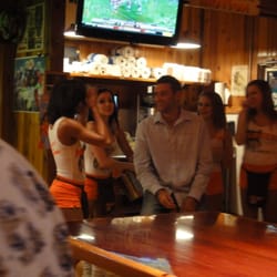 Hooters