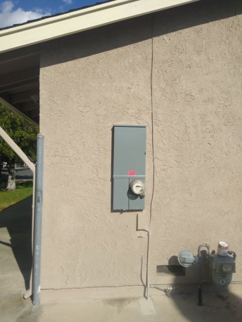 Slide of Unique Electric Services