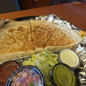 The Global Quesadilla - Mexican Near Me - Creve Coeur, Missouri