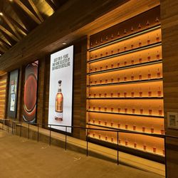 Wild Turkey - Hallway to the gift shop