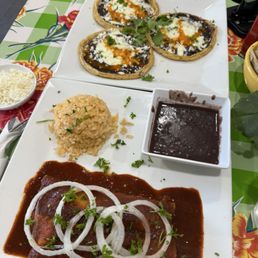 Memelitas (top) Mole Enchiladas (bottom) Memelitas (top) Mole Enchiladas (bottom)