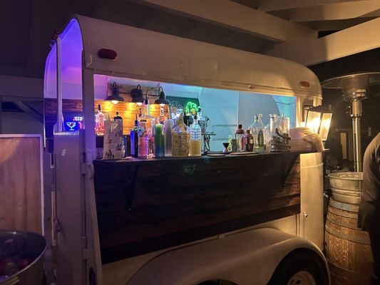 Mobile Bartending Services - Customer satisfaction is always our top priority! We want to make sure your event goes amazing. Reach out to us today for a quote, we'd be happy to connect with you!