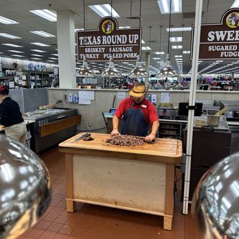 Buc-ee’s - Brisket chopping - Gas Stations Near Me - Texas City, Texas Buc-ee’s - Brisket chopping - Gas Stations Near Me - Texas City, Texas