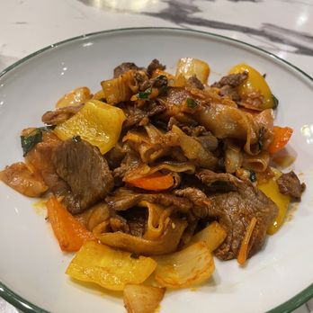 Kin Long Beach - Drunken Noodle - Thai Near Me - Long Beach, California