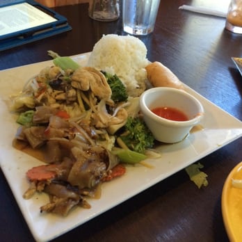 Thai Basil - Mixed Vegetables Dinner Special With Chicken. - Thai Near Me - Saugus, California