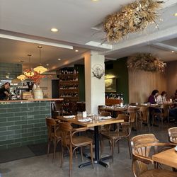 Portage - Dining room