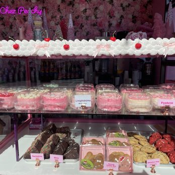 Chez Peachy - Custom Cakes Near Me - Tucson, Arizona