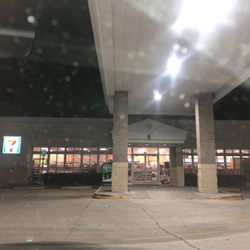 7-Eleven - Store