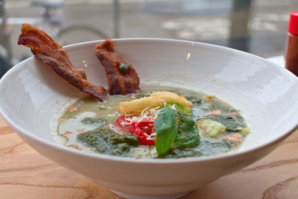 Tondou Ramen by null