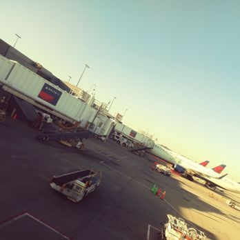 Delta Airlines - Airlines Near Me - Boston, Massachusetts