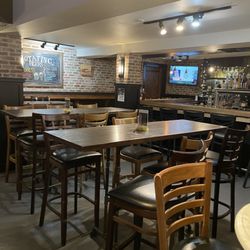 Sunset Pub & Grill - Inside seating