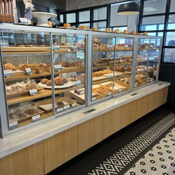 Paris Baguette - Bakeries Near Me - Buford, Georgia