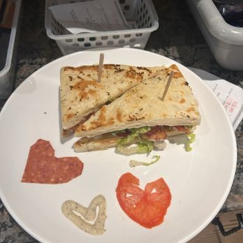 Toujours Mikes - Foccacia club cantonnier - Pizza Near Me - Roberval, Quebec