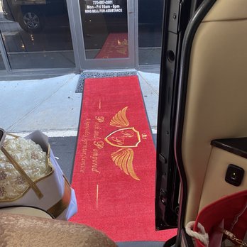 Posh and Pampered - Limos Near Me