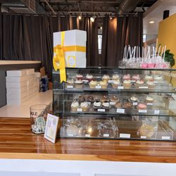Endulge Cupcake Boutique