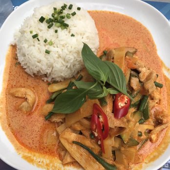 Saigon - Red curry with chicken - Vietnamese Near Me - Zürich, ZH Saigon - Red curry with chicken - Vietnamese Near Me - Zürich, ZH