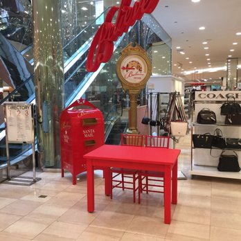 Macy's - It's beginning to look a lot like Christmas - Department Stores Near Me - Stamford, Connecticut Macy's - It's beginning to look a lot like Christmas - Department Stores Near Me - Stamford, Connecticut
