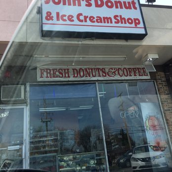 Johns Donut Shop - Outside shot of place - Donuts Near Me - Glendale Heights, Illinois