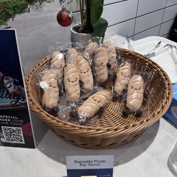 Paris Baguette - Bakeries Near Me - Springfield, Virginia