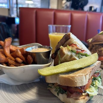 Deacon's Corner - American Near Me - Vancouver, British Columbia Deacon's Corner - American Near Me - Vancouver, British Columbia