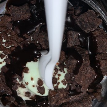Carvel - Sundae Dasher - Desserts Near Me - Brooklyn, New York Carvel - Sundae Dasher - Desserts Near Me - Brooklyn, New York