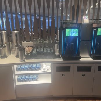Elevation Lounge - Airport Lounges Near Me - Calgary, Alberta Elevation Lounge - Airport Lounges Near Me - Calgary, Alberta